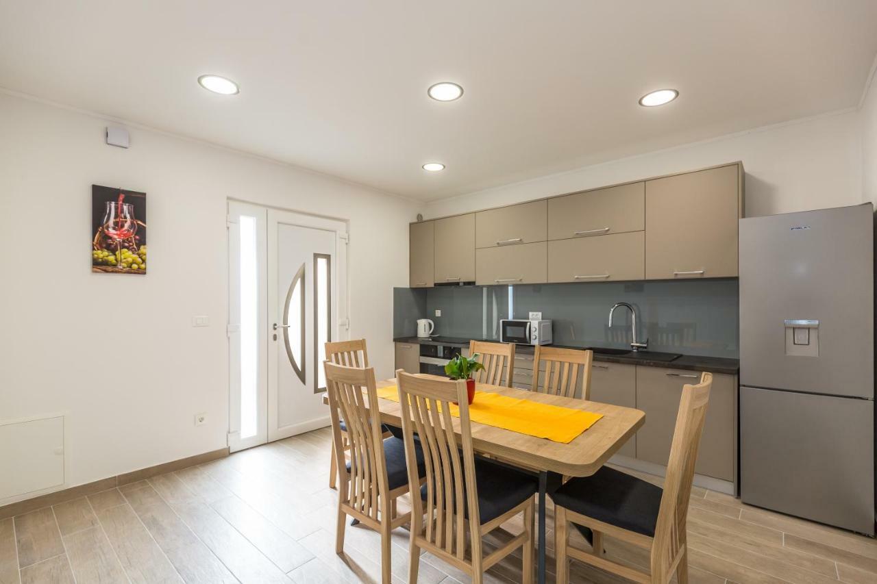 Acoustic Apartment Makarska Exterior photo