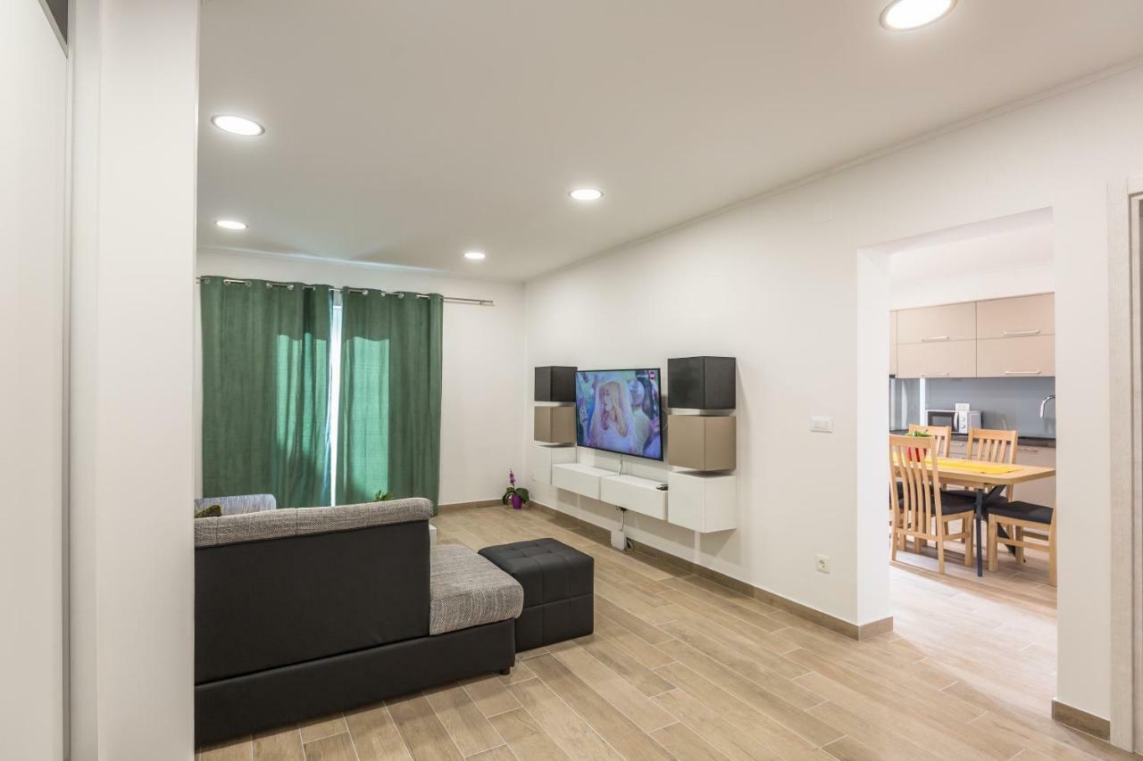 Acoustic Apartment Makarska Exterior photo